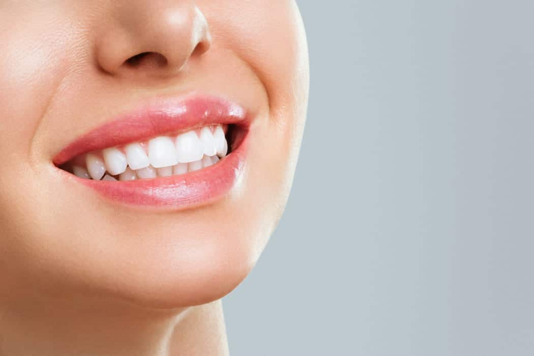 Adult smile in a dental context